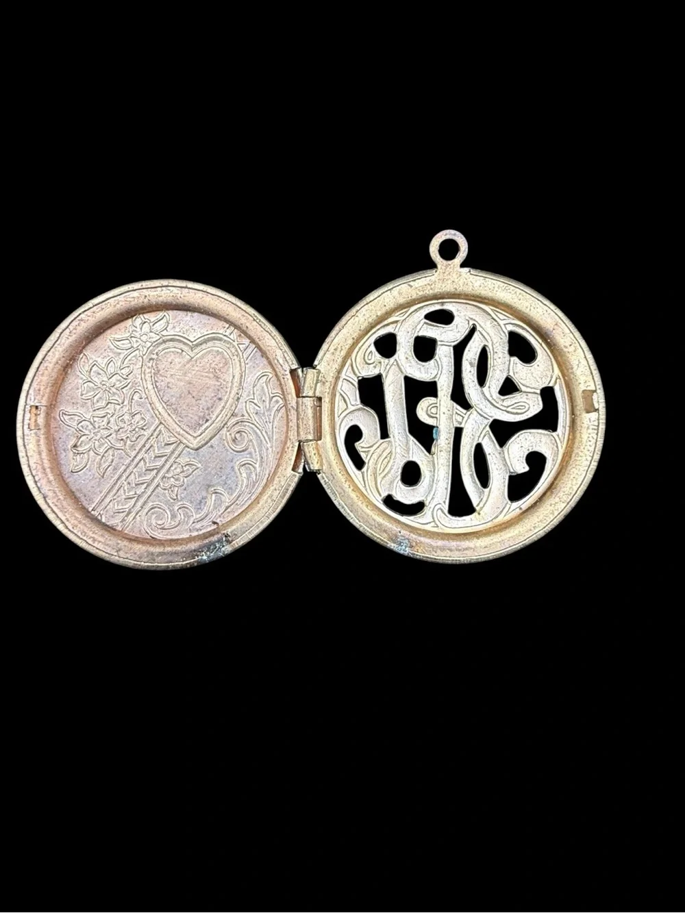Vintage Round Cutout Locket Pendant Gold-tone - Picture 5 of 6